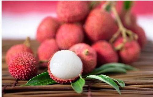 我是吃瓜还是吃荔枝呢,瓜果飘香还是荔枝诱人？揭秘夏日消暑美食选择