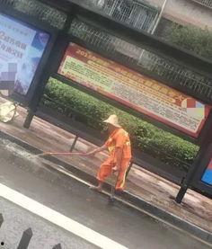 司机在路边吃瓜,揭秘日常生活中的小确幸